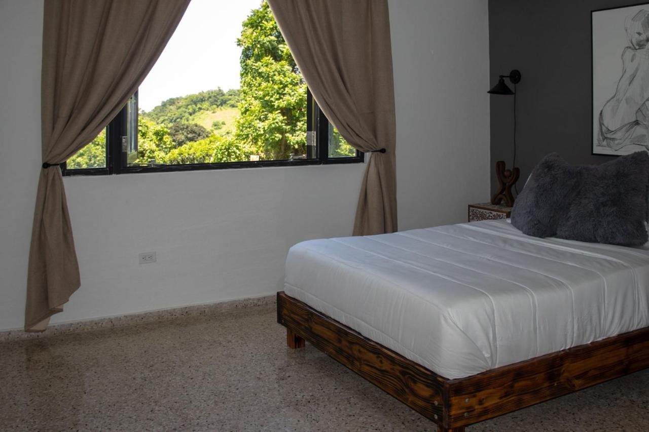 The Serene House Bed & Breakfast Лукильо Екстериор снимка