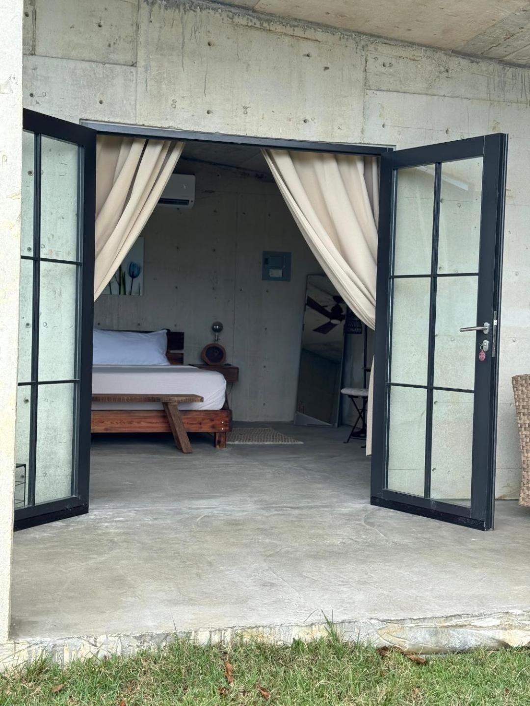 The Serene House Bed & Breakfast Лукильо Екстериор снимка