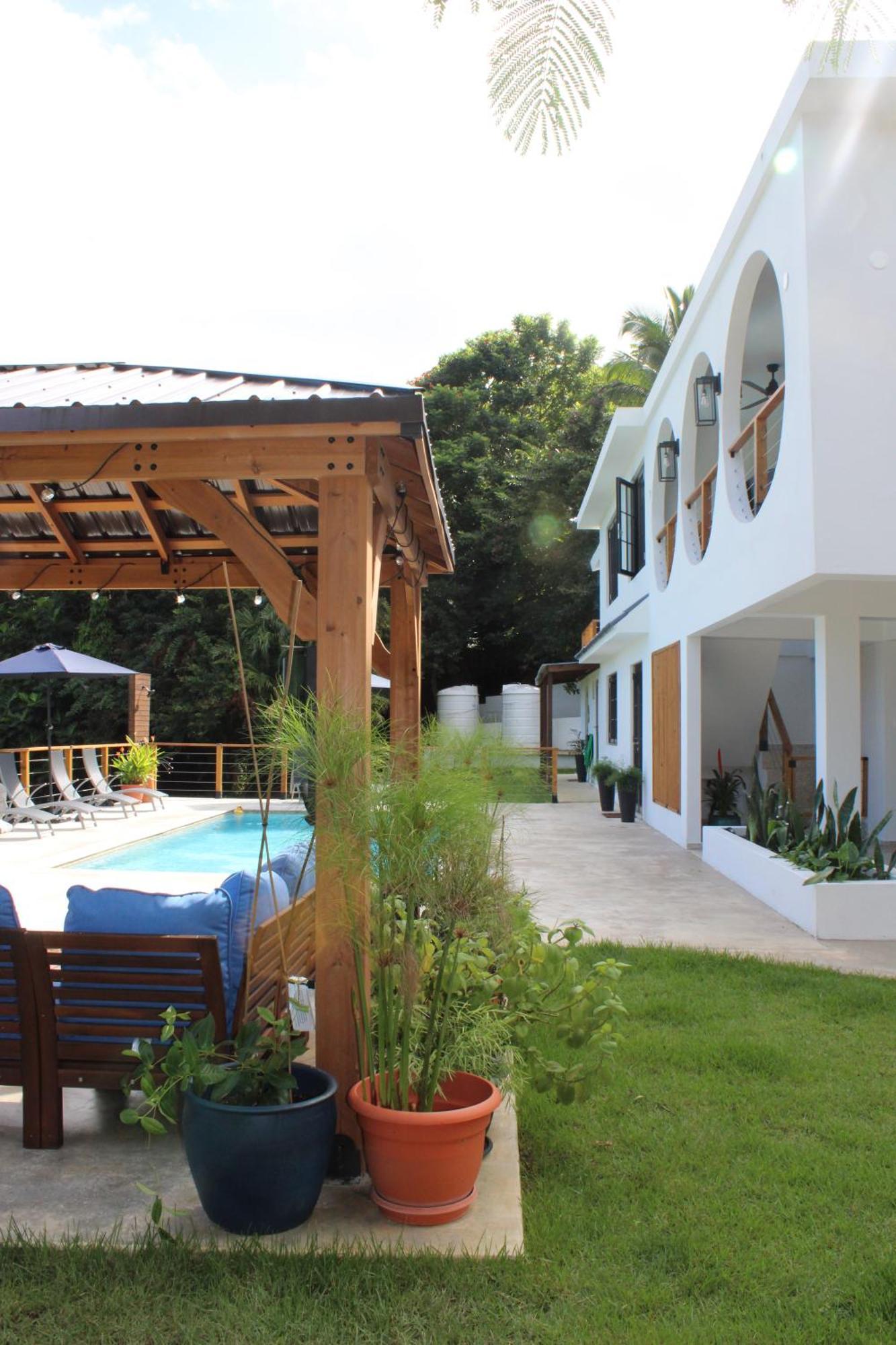 The Serene House Bed & Breakfast Лукильо Екстериор снимка