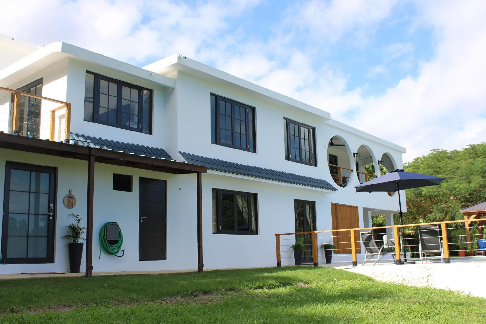 The Serene House Bed & Breakfast Лукильо Екстериор снимка